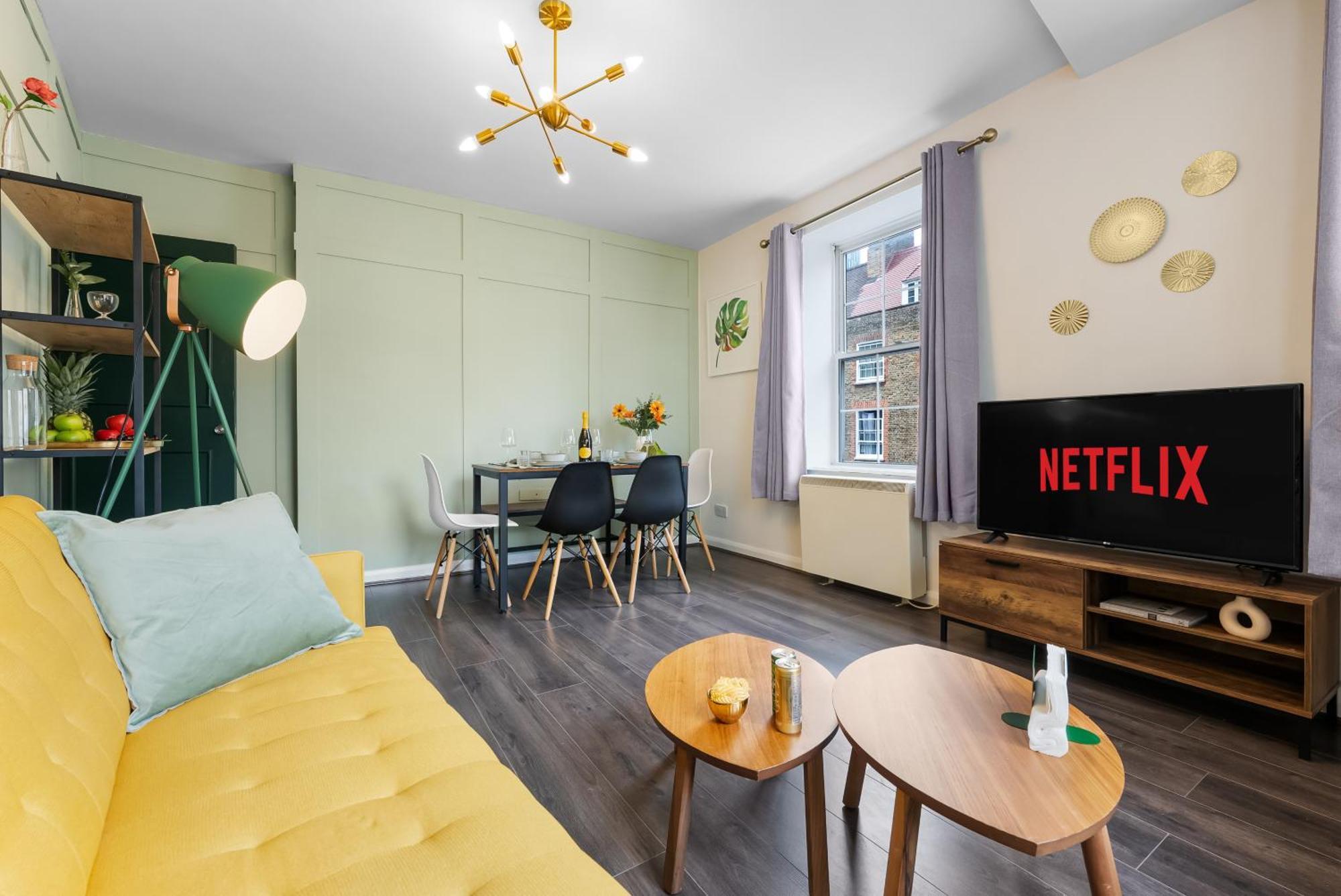 Chic 2 Bedroom Apartment Near Liverpool Street By Gold Stays 런던 외부 사진