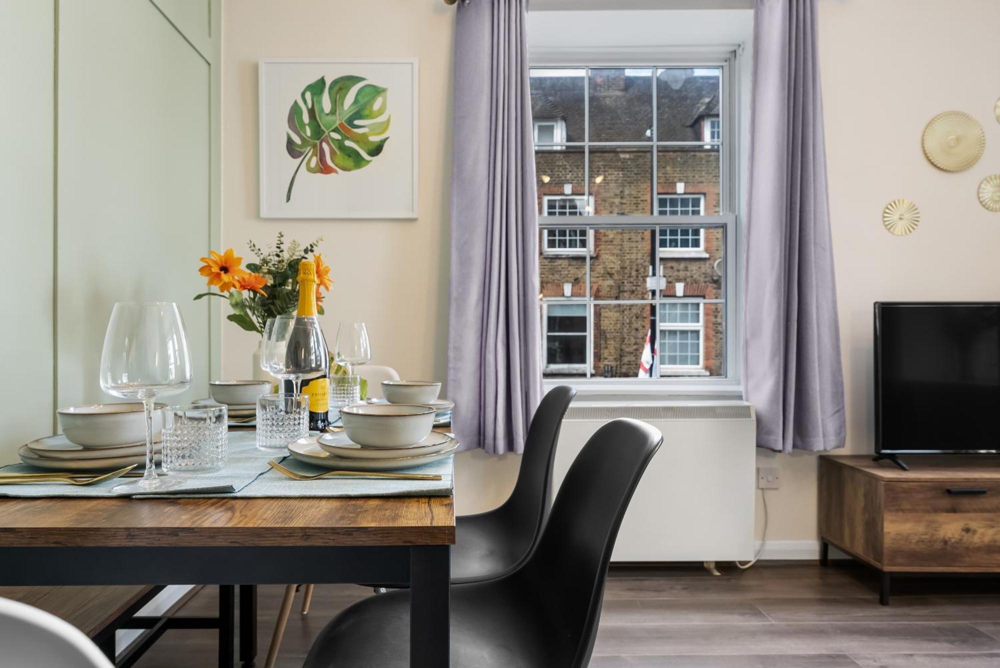 Chic 2 Bedroom Apartment Near Liverpool Street By Gold Stays 런던 외부 사진